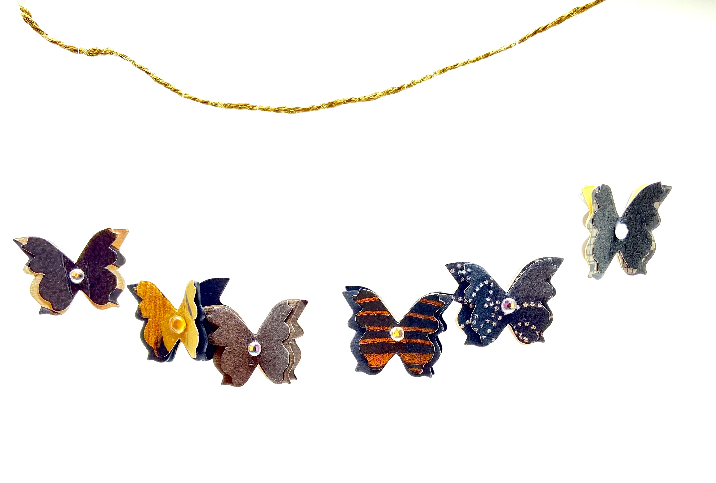 Fjärilar hängande påskris
