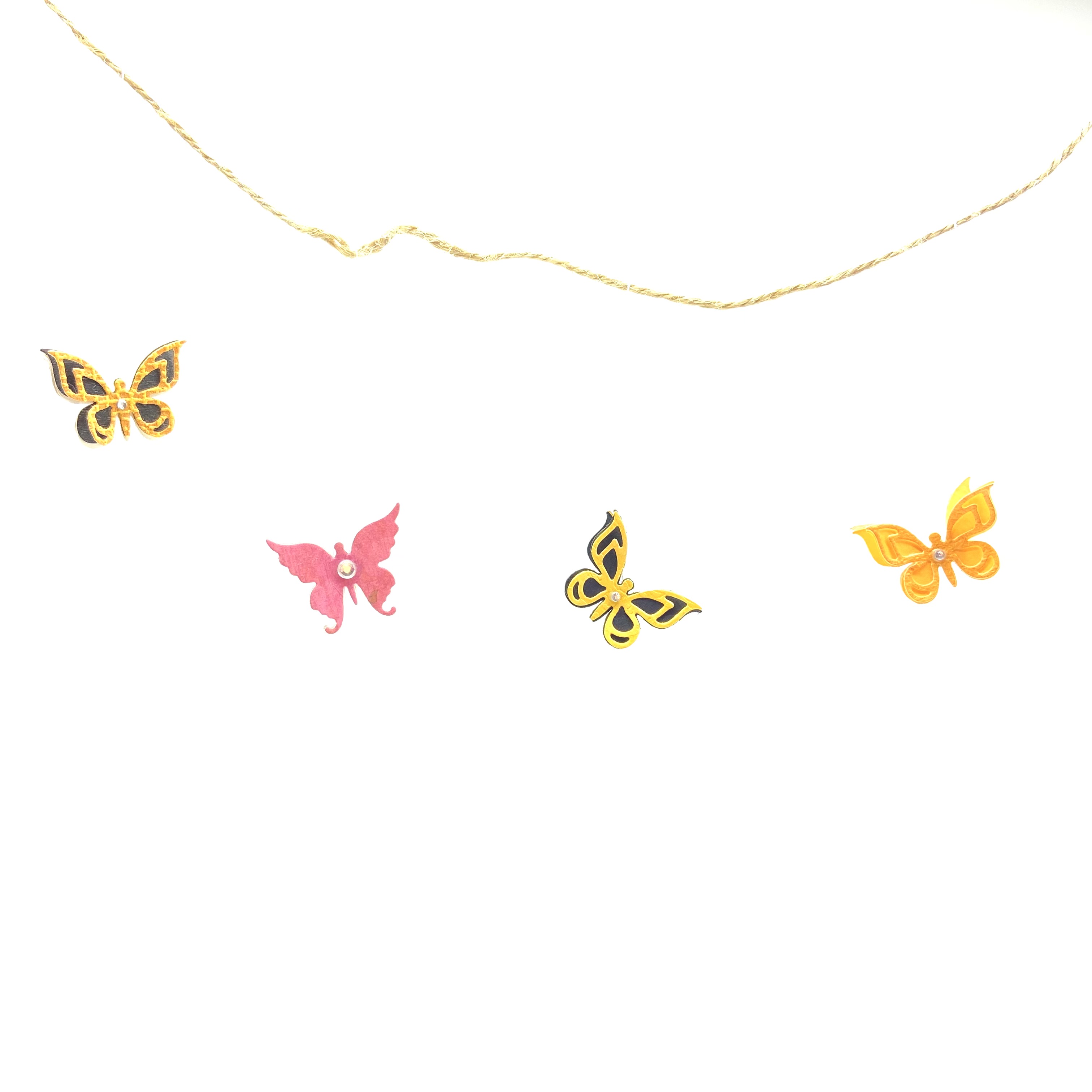 Påskris fjärilar hängen